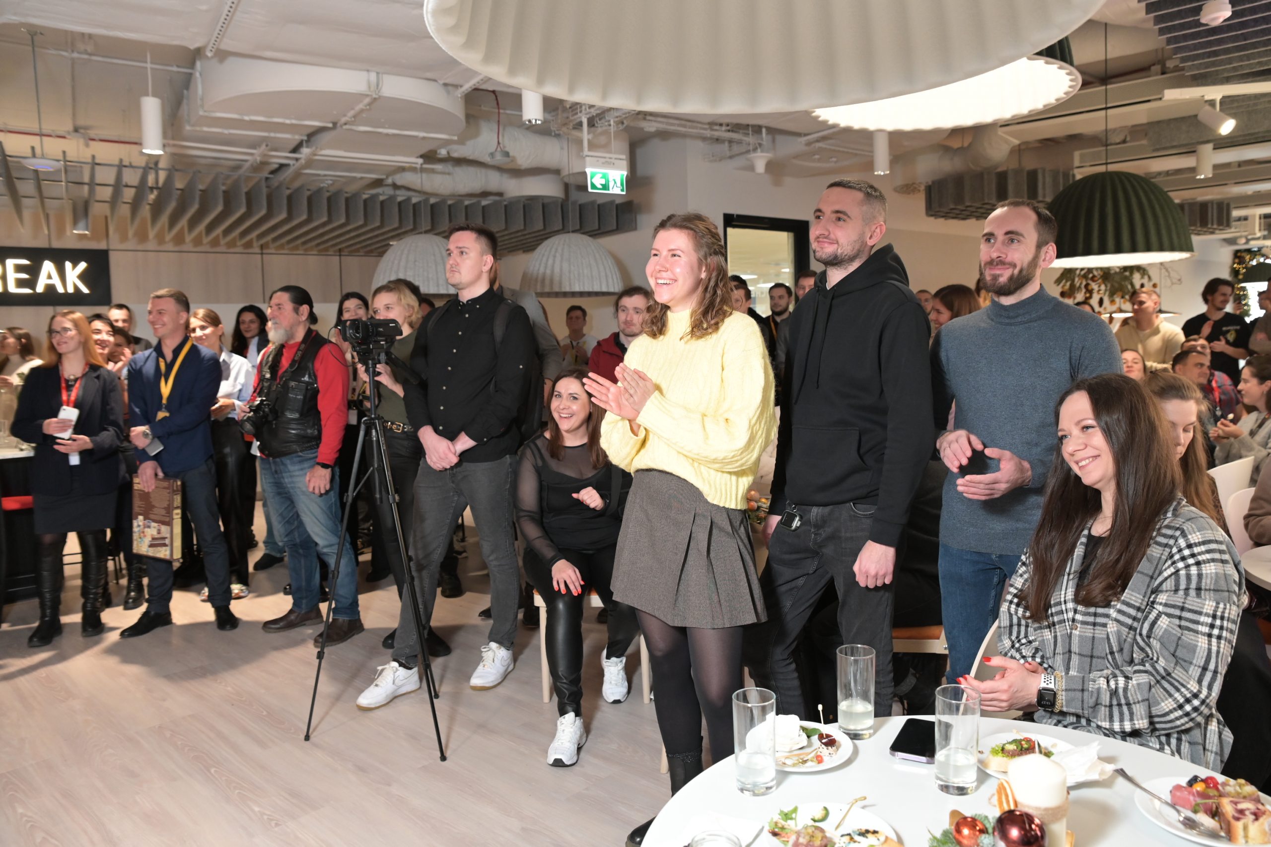 softswiss-new-office-poznan-happy-people